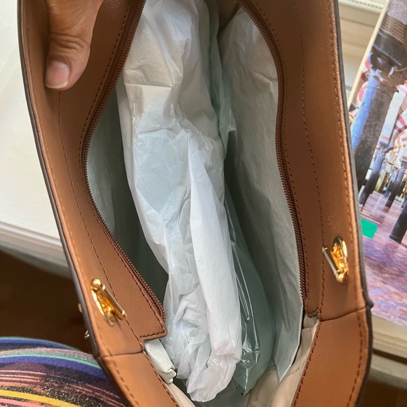 Michael Kors Jet Set Chain Tote - Picture 7 of 9